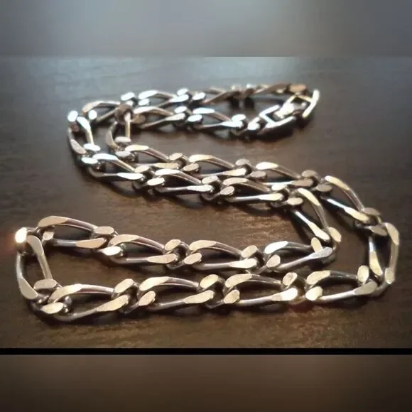 STUNNING VINTAGE ESTATE SIGNED MONET SILVER TONE 16" NECKLACE EUC - Picture 1 of 2